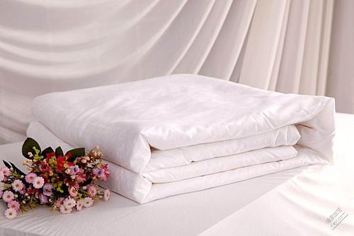 蠶絲被起毛球應該怎么洗?這些方法要知道