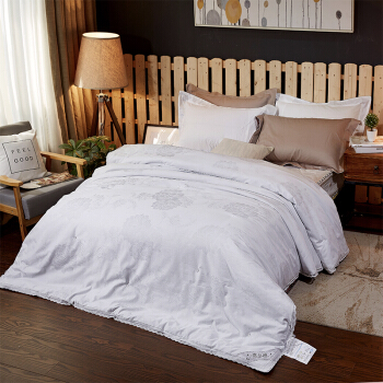 柞蠶絲在蠶絲界可以被稱為什么呢?