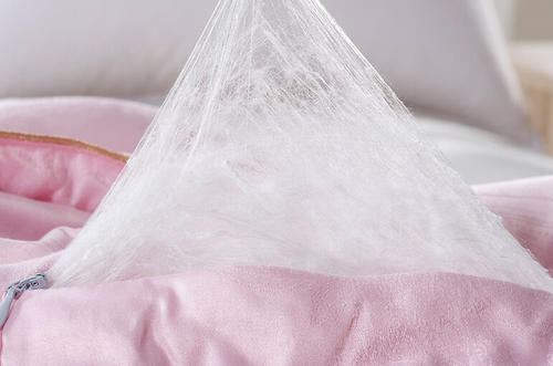 桑蠶絲被為什么會越蓋越薄?