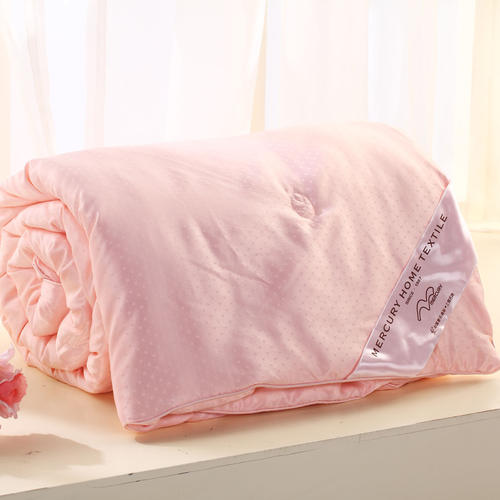 蠶絲被的洗護(hù)有哪些方法呢?